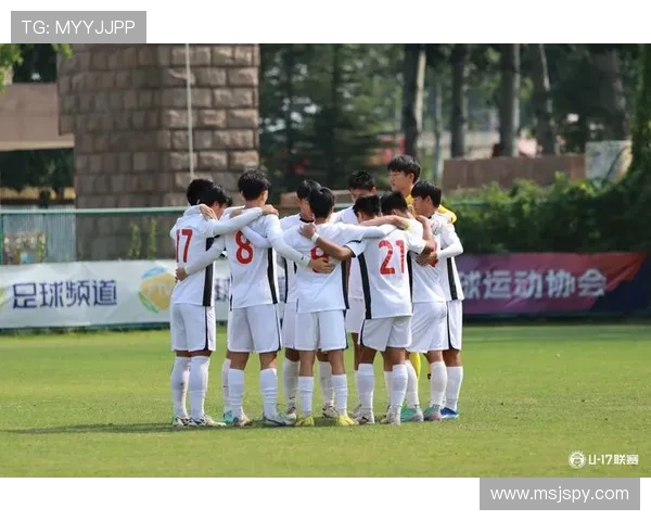 足球比赛中的团队配合与战术执行细节