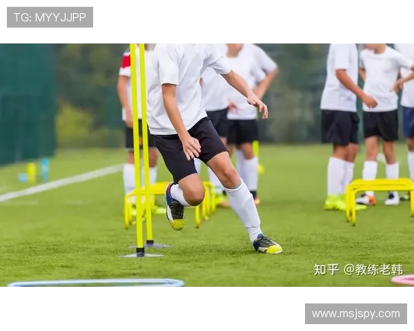 足球训练中的力量训练与核心稳定性提升